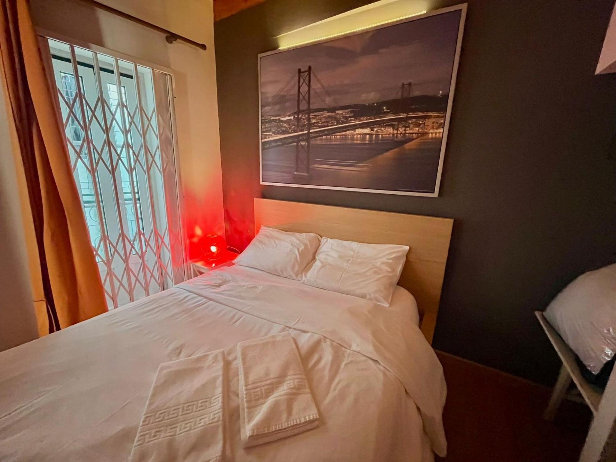 2 Bedroom, 2 Bathroom Apartment - Travessa Da Madalena Lisbon Exterior photo